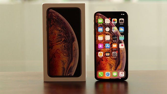 iPhone Xs Max sở hữu thiết kế sang trọng, màn hình lớn nhất từ trước đến nay